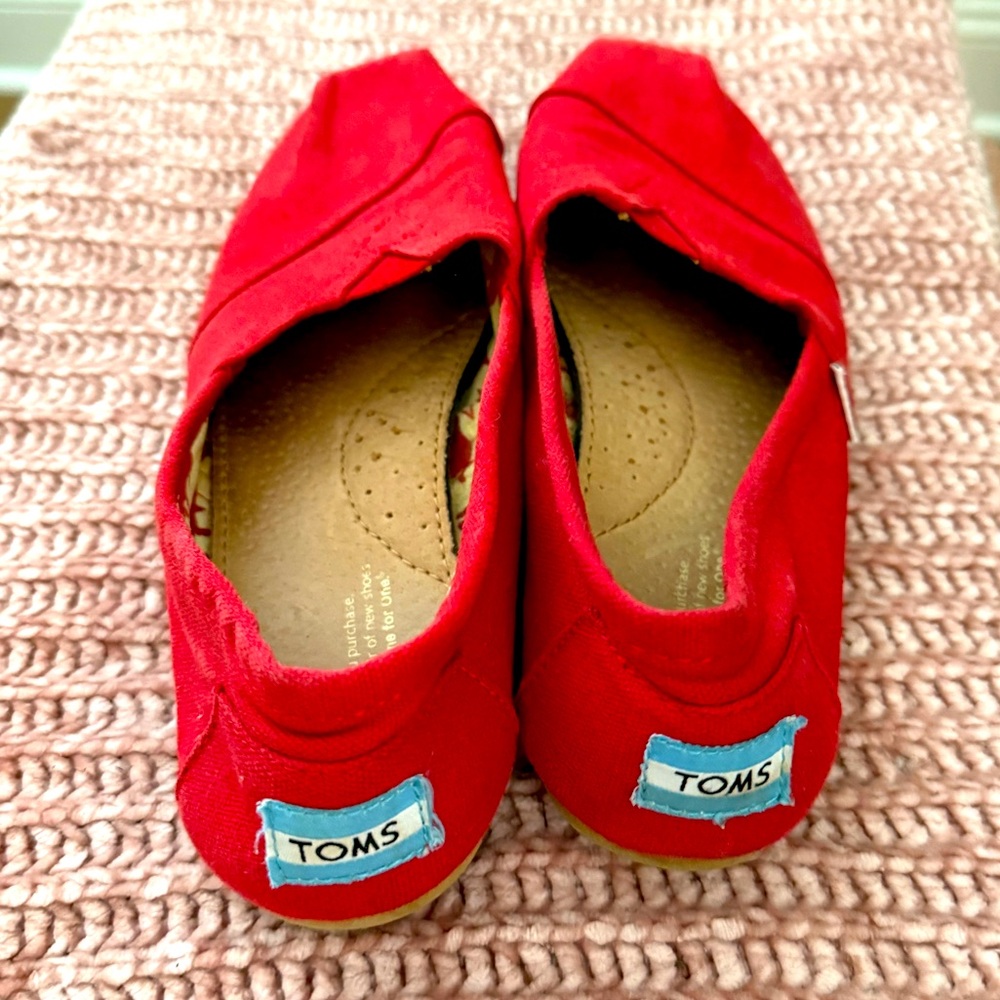 Red Toms - size 8.5